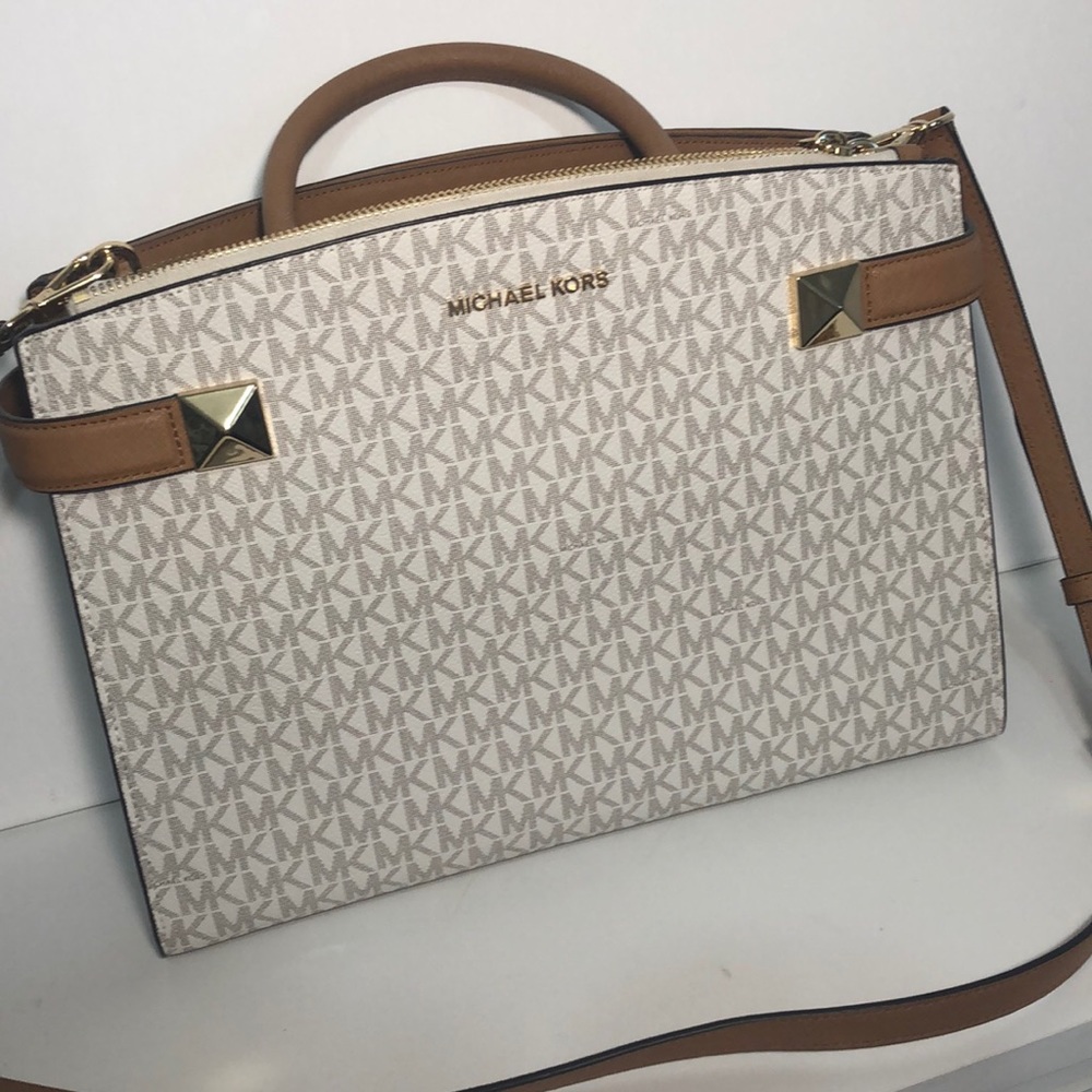MK purse